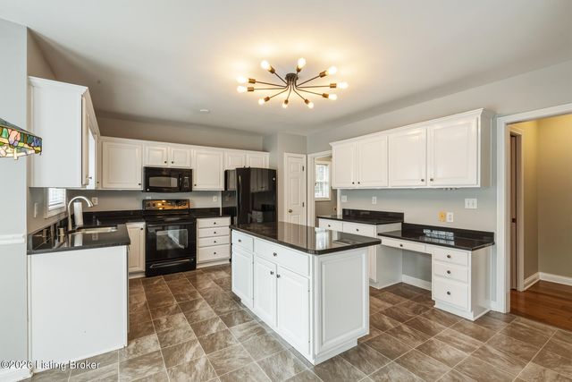 3125 Indian Lake Dr, Louisville, KY 40241