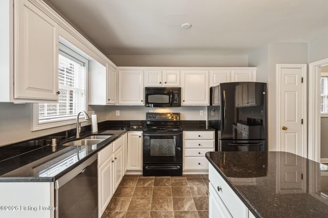 3125 Indian Lake Dr, Louisville, KY 40241