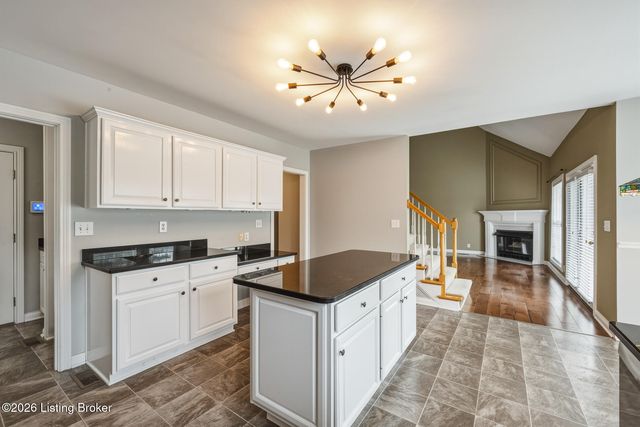 3125 Indian Lake Dr, Louisville, KY 40241