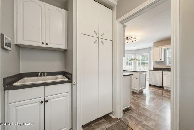 3125 Indian Lake Dr, Louisville, KY 40241