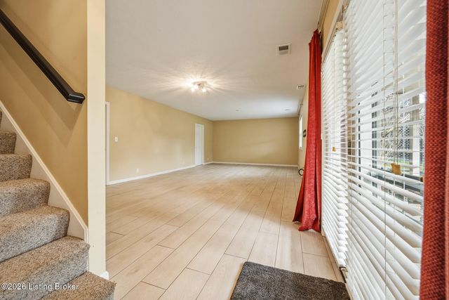 3125 Indian Lake Dr, Louisville, KY 40241