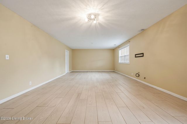 3125 Indian Lake Dr, Louisville, KY 40241