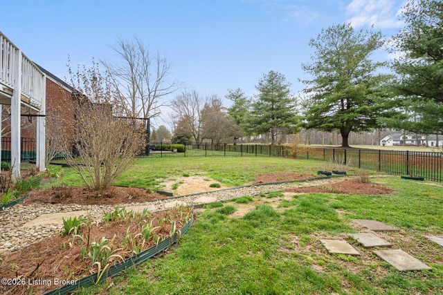 3125 Indian Lake Dr, Louisville, KY 40241