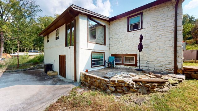 1392 Fairview Blvd, Fairview, TN 37062