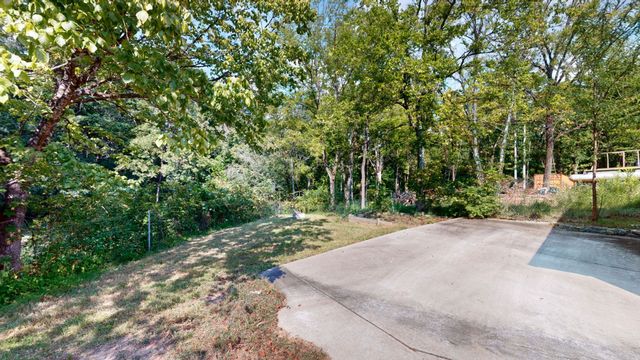 1392 Fairview Blvd, Fairview, TN 37062