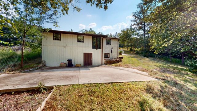 1392 Fairview Blvd, Fairview, TN 37062