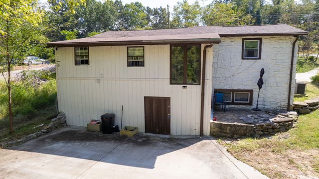 1392 Fairview Blvd, Fairview, TN 37062