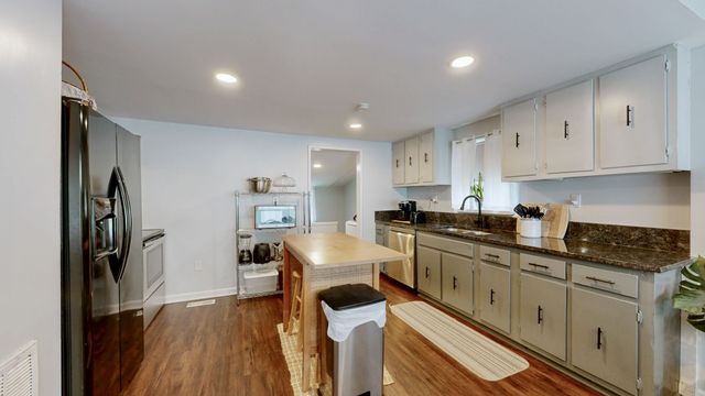 1392 Fairview Blvd, Fairview, TN 37062