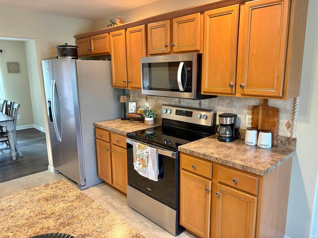 6117 Porterfield Drive, Evansville, IN 47711