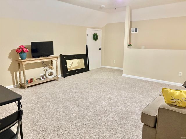 6117 Porterfield Drive, Evansville, IN 47711