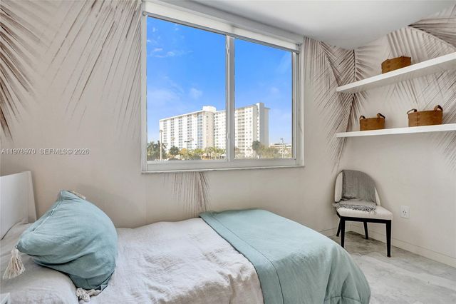 300 Bayview Dr 205, Sunny Isles Beach, FL 33160