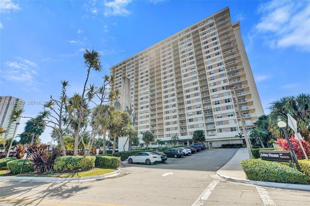 300 Bayview Dr 205, Sunny Isles Beach, FL 33160