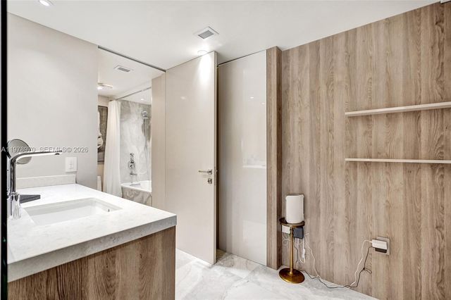 300 Bayview Dr 205, Sunny Isles Beach, FL 33160