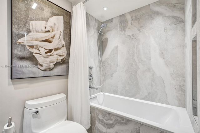 300 Bayview Dr 205, Sunny Isles Beach, FL 33160