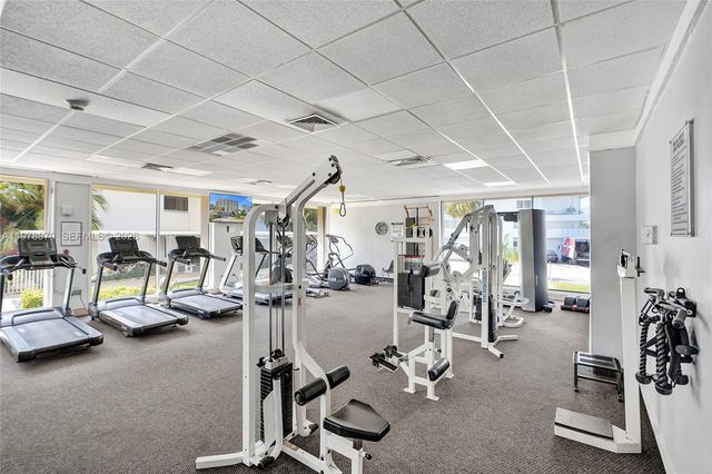 300 Bayview Dr 205, Sunny Isles Beach, FL 33160