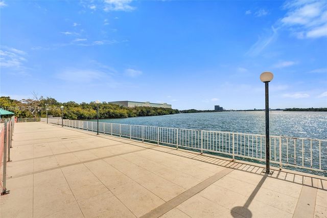 300 Bayview Dr 205, Sunny Isles Beach, FL 33160