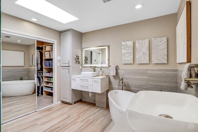 1815 Princeton Drive NE, Albuquerque, NM 87106