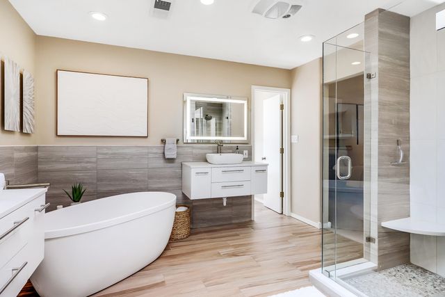 1815 Princeton Drive NE, Albuquerque, NM 87106