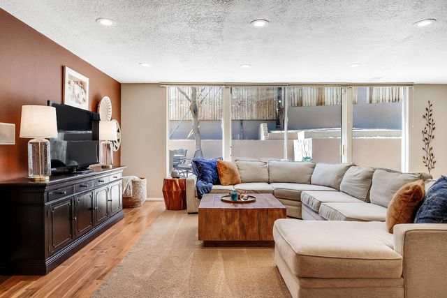 1815 Princeton Drive NE, Albuquerque, NM 87106