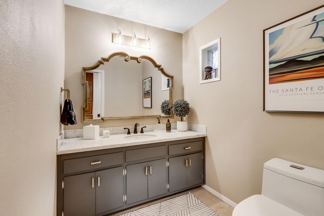 1815 Princeton Drive NE, Albuquerque, NM 87106