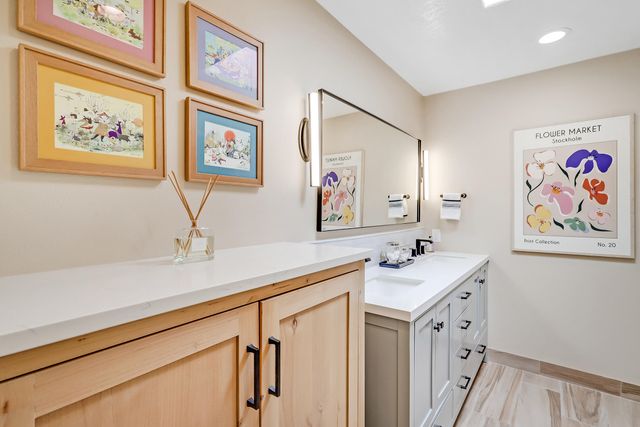 1815 Princeton Drive NE, Albuquerque, NM 87106