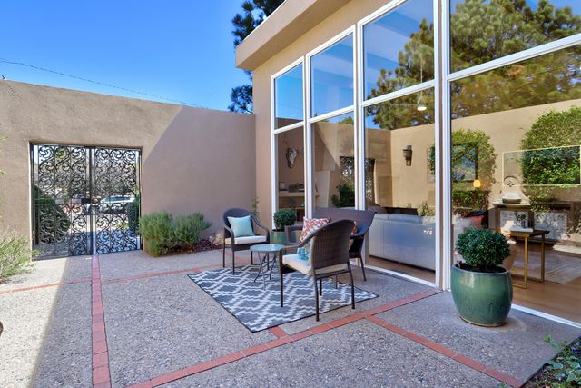 1815 Princeton Drive NE, Albuquerque, NM 87106