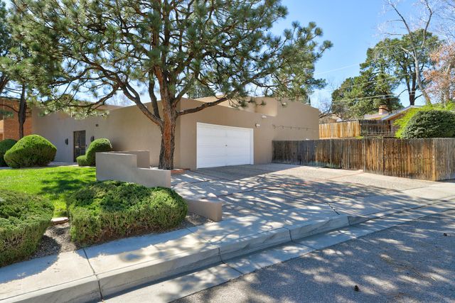 1815 Princeton Drive NE, Albuquerque, NM 87106