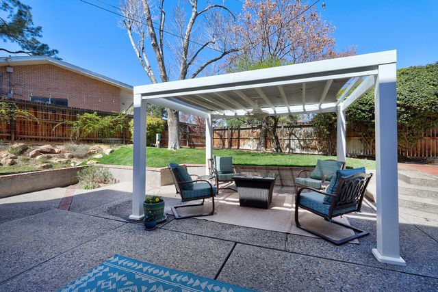 1815 Princeton Drive NE, Albuquerque, NM 87106