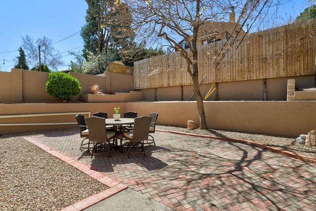 1815 Princeton Drive NE, Albuquerque, NM 87106