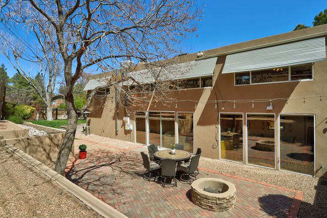 1815 Princeton Drive NE, Albuquerque, NM 87106