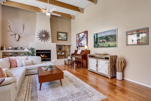 1815 Princeton Drive NE, Albuquerque, NM 87106