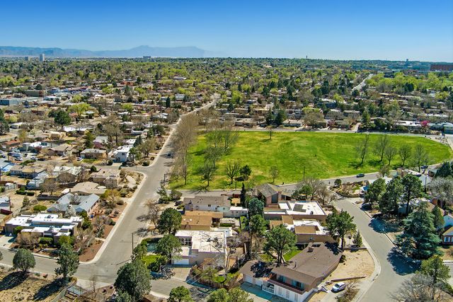 1815 Princeton Drive NE, Albuquerque, NM 87106