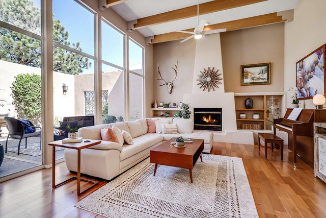 1815 Princeton Drive NE, Albuquerque, NM 87106