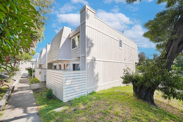 3600 Green Acre Road, Oakland, CA 94619