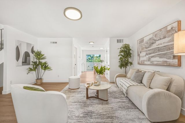 3600 Green Acre Road, Oakland, CA 94619