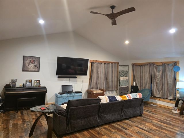 1106 Park Avenue, Twin Lake, MI 49457