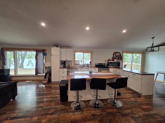1106 Park Avenue, Twin Lake, MI 49457