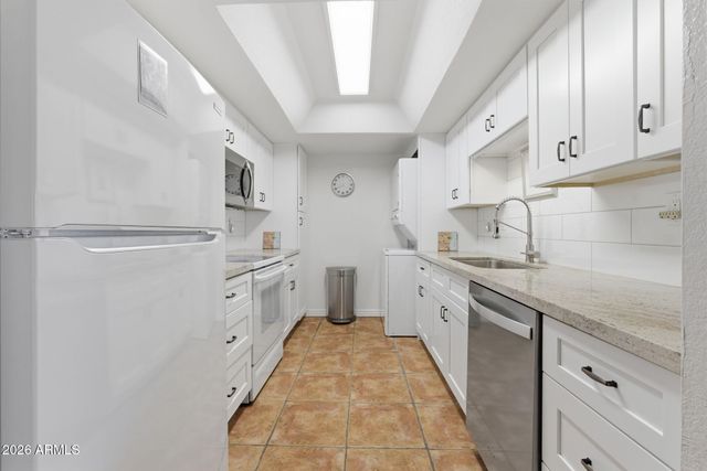 10444 N 69TH Street 210, Paradise Valley, AZ 85253