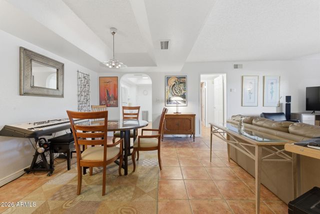 10444 N 69TH Street 210, Paradise Valley, AZ 85253