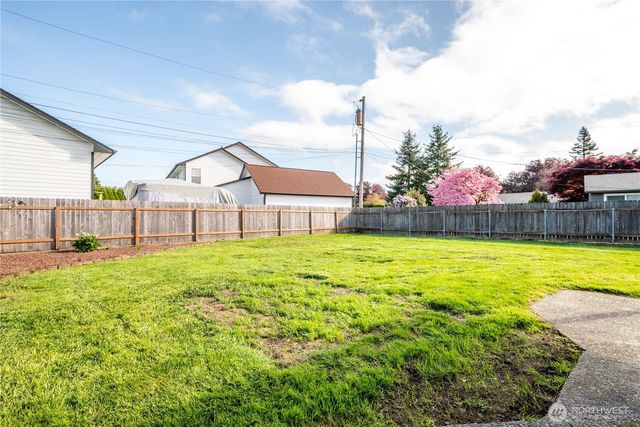 8 Terry Court, Longview, WA 98632