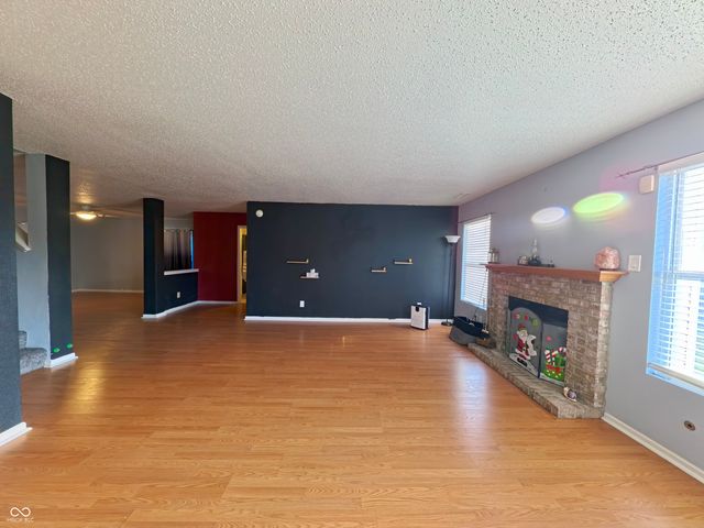 921 Westpointe Drive, Shelbyville, IN 46176