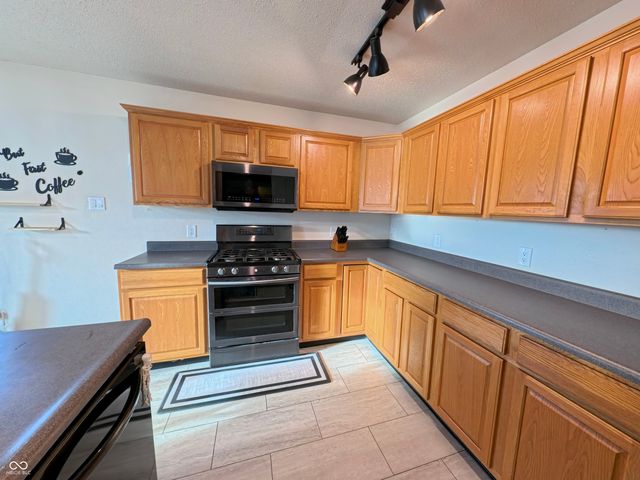 921 Westpointe Drive, Shelbyville, IN 46176