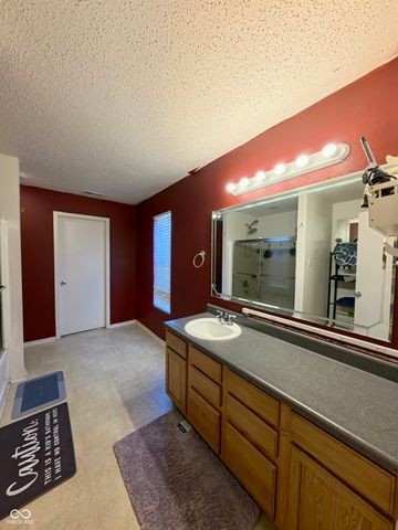 921 Westpointe Drive, Shelbyville, IN 46176