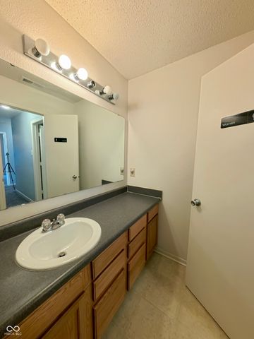 921 Westpointe Drive, Shelbyville, IN 46176