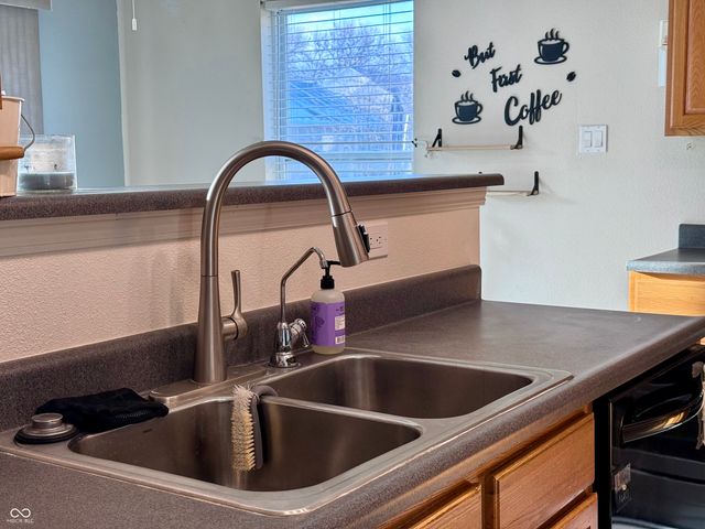 921 Westpointe Drive, Shelbyville, IN 46176