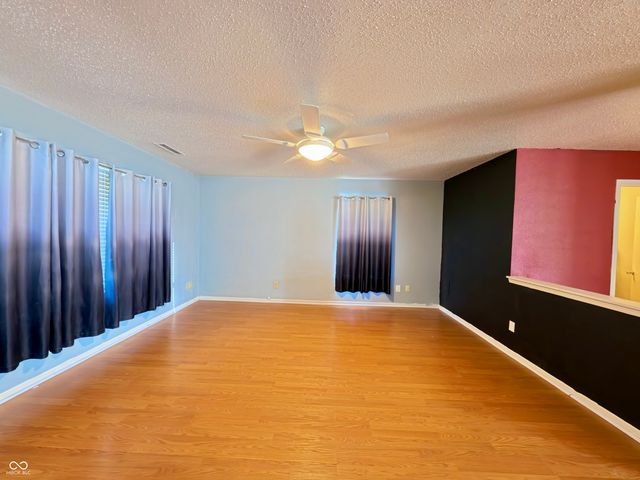 921 Westpointe Drive, Shelbyville, IN 46176