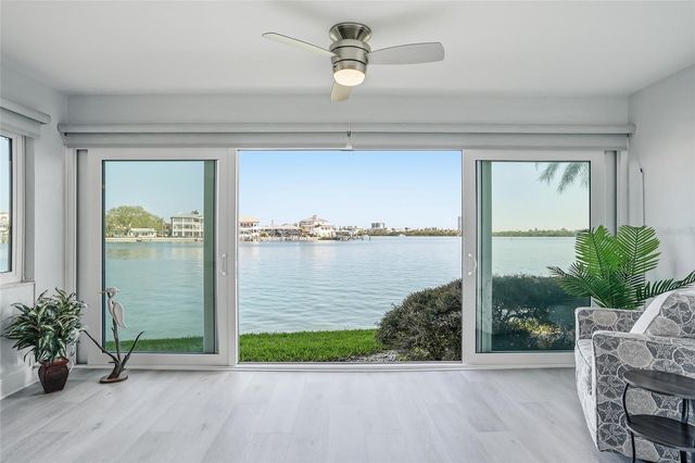 868 BAYWAY BOULEVARD 101, Clearwater Beach, FL 33767