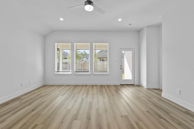 4525 Iguaza Falls Drive, Conroe, TX 77303