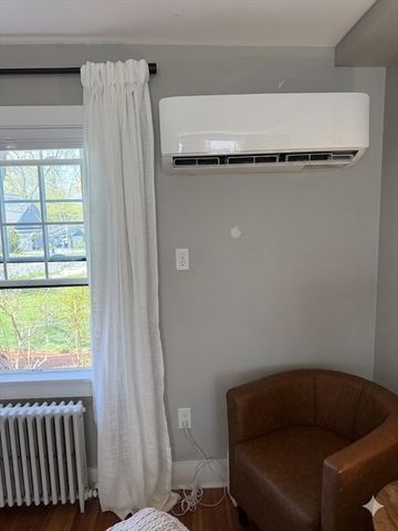 33 Pleasant St, Hopkinton, MA 01748