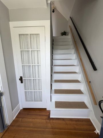 33 Pleasant St, Hopkinton, MA 01748